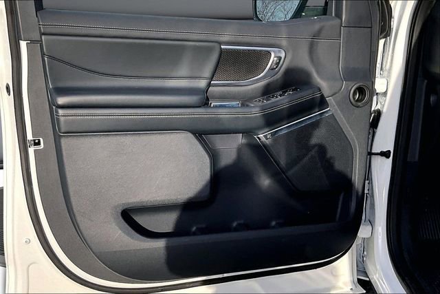 Used 2025 Ford Expedition Max Platinum w/ Stealth Performance Package image 19