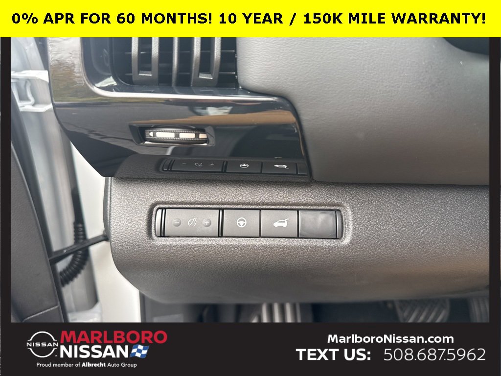 New 2025 Nissan Pathfinder SV w/ SV Premium Package image 32