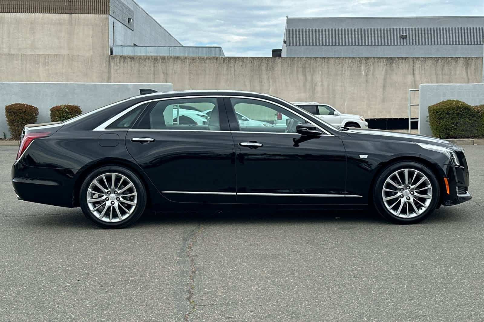 Used 2017 Cadillac CT6 Luxury RWD image 6
