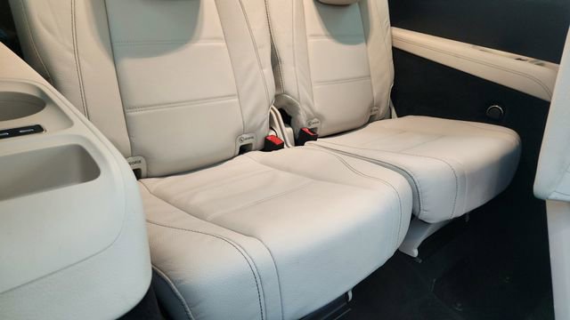 Used 2024 Mercedes-Benz GLS 450 4MATIC image 30