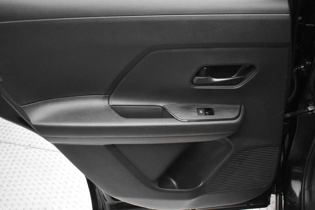 Used 2025 Nissan Kicks S AWD/4WD image 28