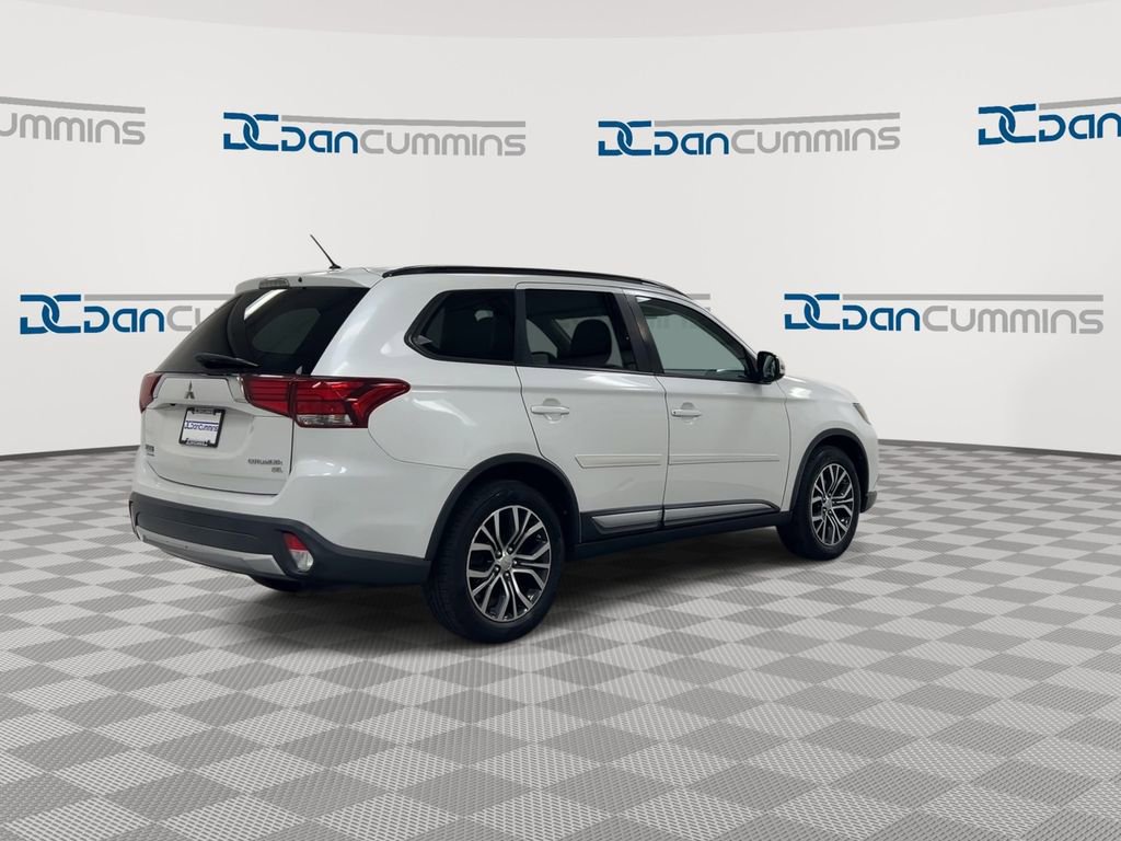 Used 2016 Mitsubishi Outlander SE AWD/4WD image 8
