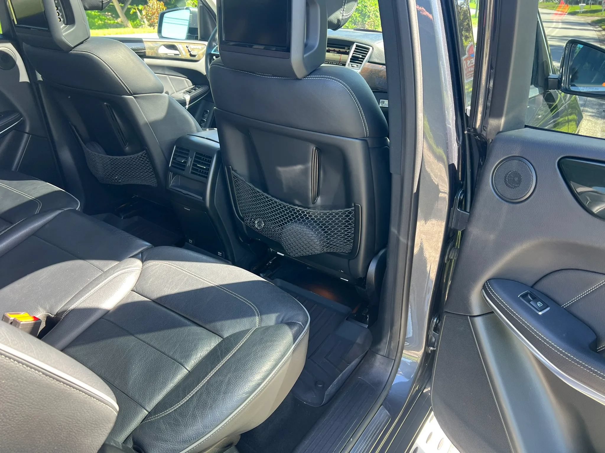 Used 2014 Mercedes-Benz GL 450 4MATIC w/ Lighting Package image 26