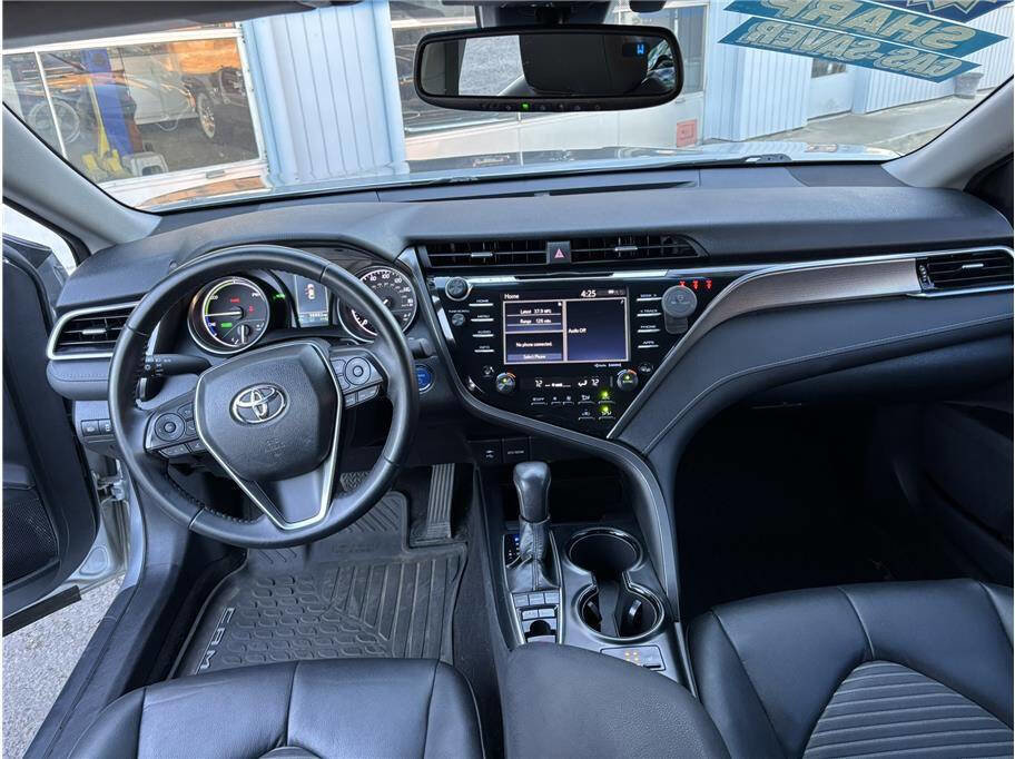 Used 2018 Toyota Camry SE image 10