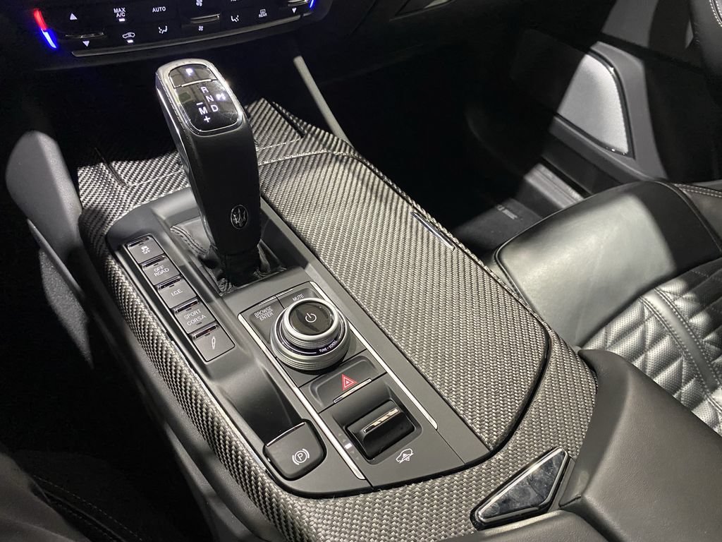 Used 2022 Maserati Levante Trofeo AWD/4WD image 9