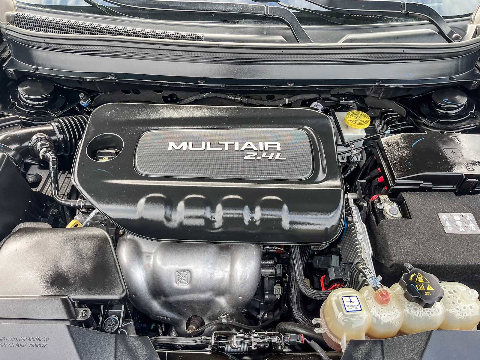 Used 2019 Jeep Cherokee Latitude Plus w/ Comfort/Convenience Group image 26