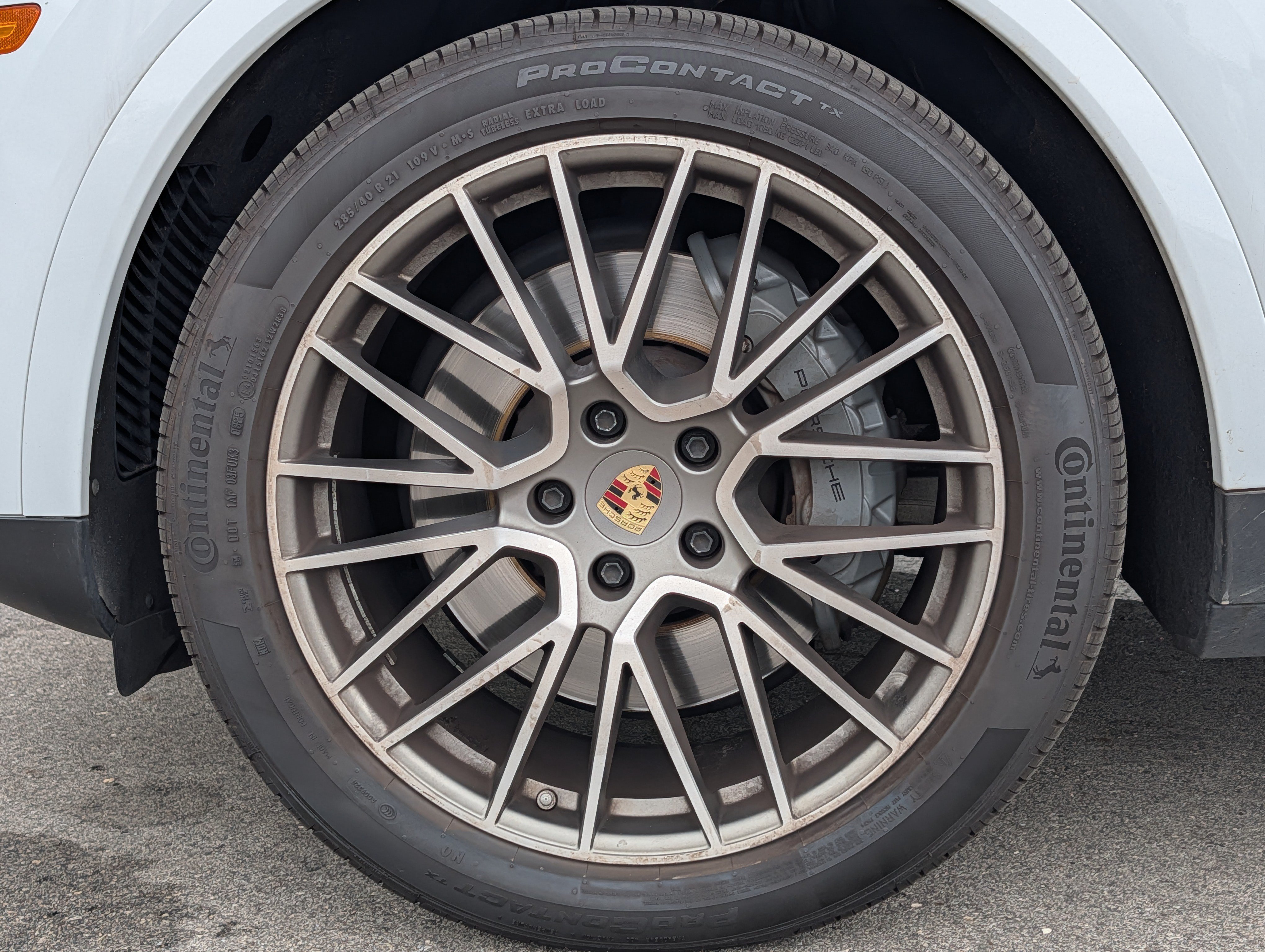 Used 2023 Porsche Cayenne S Platinum AWD/4WD image 15