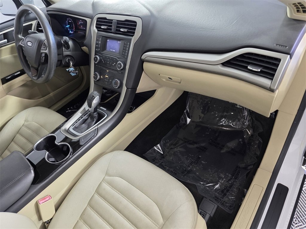 Used 2015 Ford Fusion SE image 32