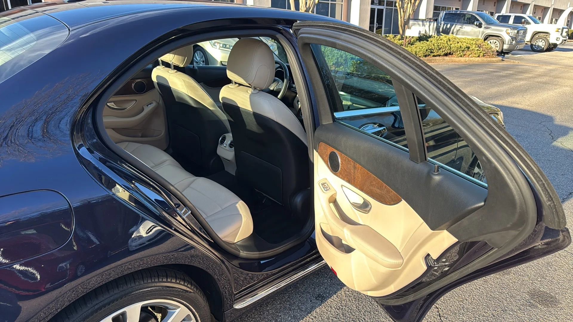 Used 2018 Mercedes-Benz C 300 4MATIC Sedan image 15