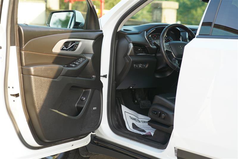 Used 2020 Chevrolet Traverse RS AWD/4WD image 47
