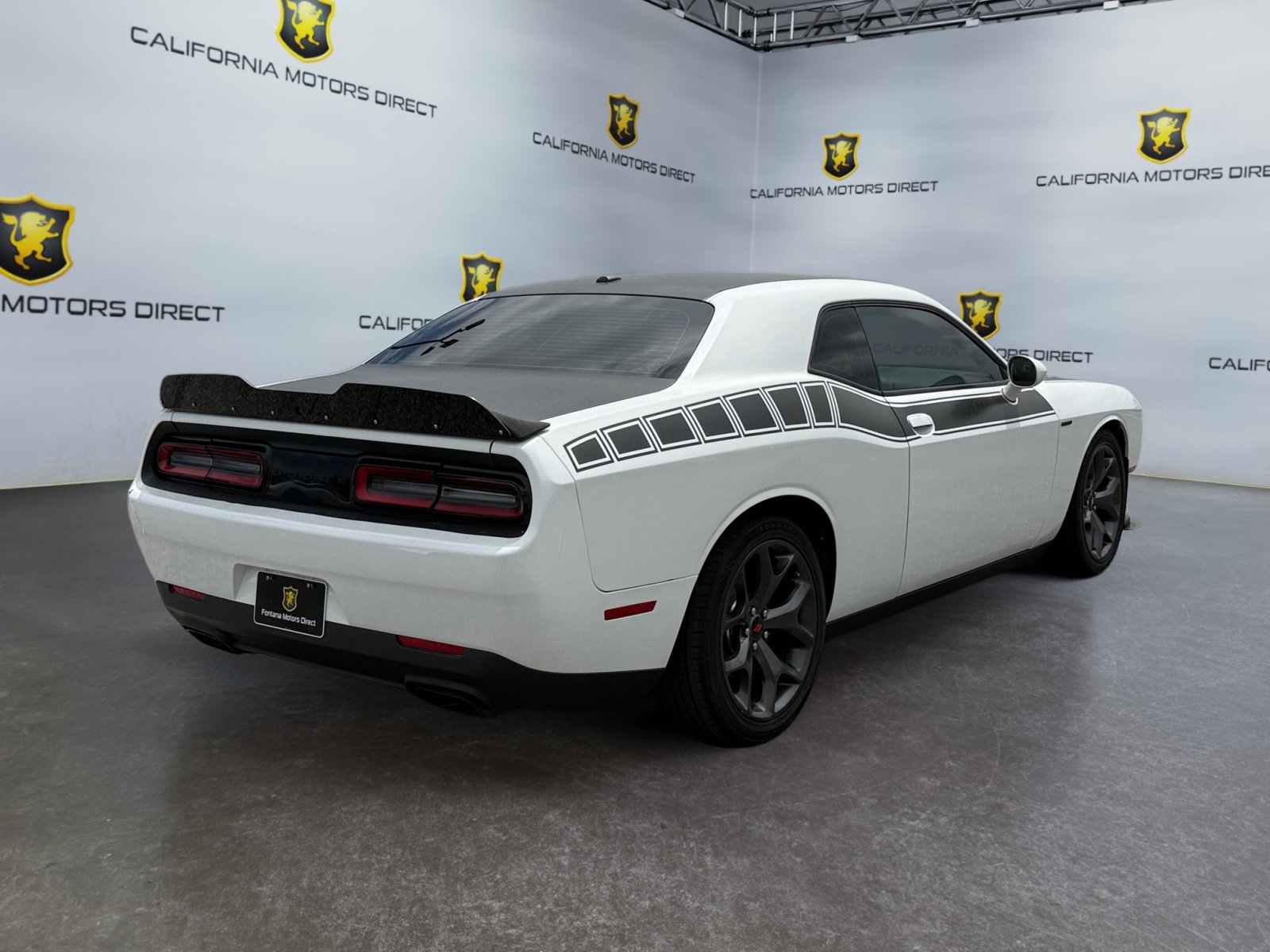 Used 2019 Dodge Challenger R/T image 3