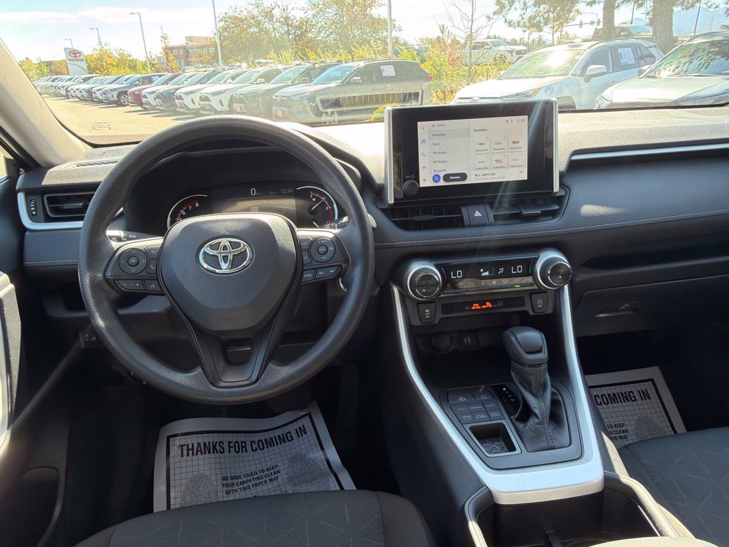 Used 2025 Toyota RAV4 XLE AWD/4WD image 22