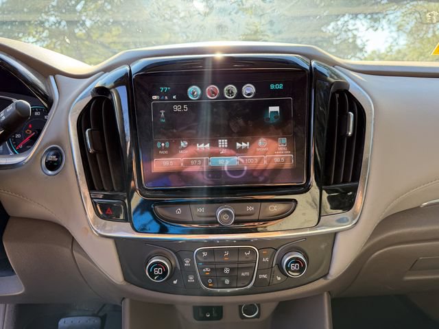Used 2019 Chevrolet Traverse LT FWD image 13