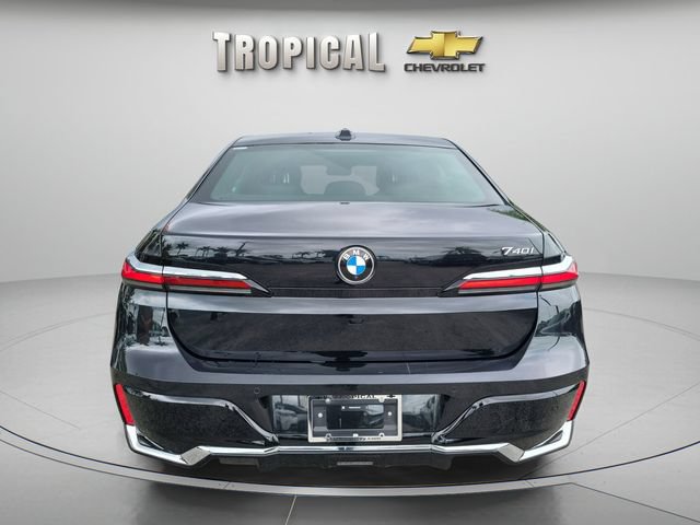 Used 2025 BMW 740i RWD image 4