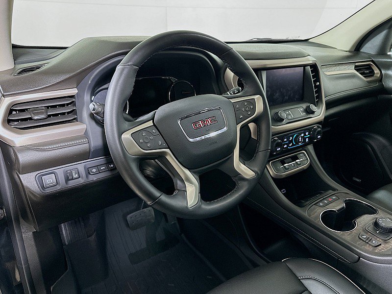 Used 2023 GMC Acadia Denali w/ Denali Ultimate Package AWD/4WD image 9