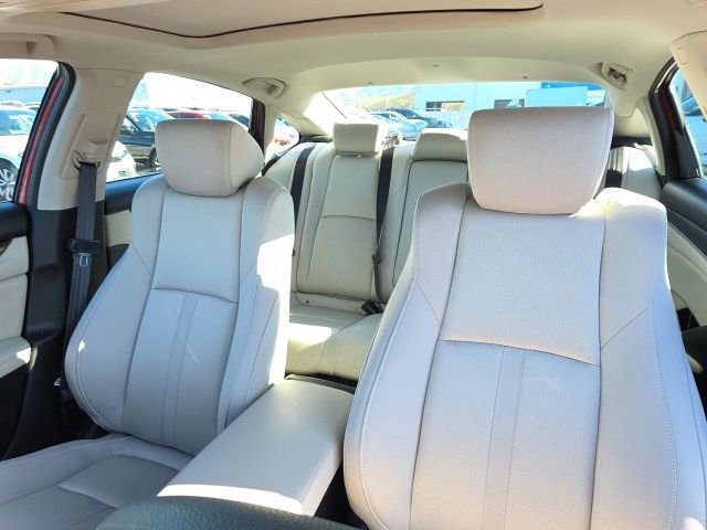 Certified 2021 Honda Accord EX image 25