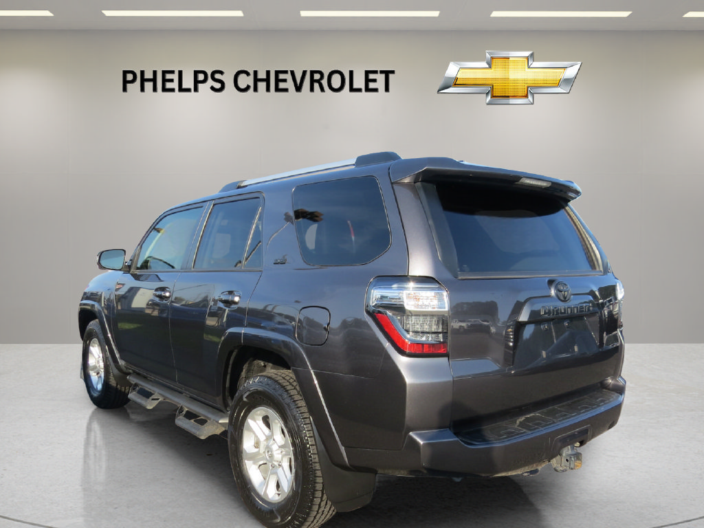 Used 2022 Toyota 4Runner SR5 Premium AWD/4WD image 6