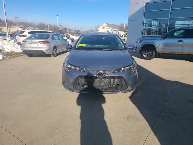 Used 2021 Toyota Corolla LE image 2