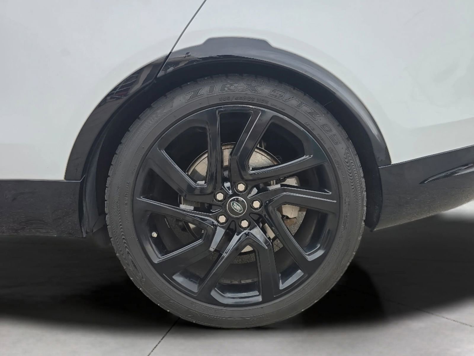 Used 2018 Land Rover Discovery HSE Luxury image 11