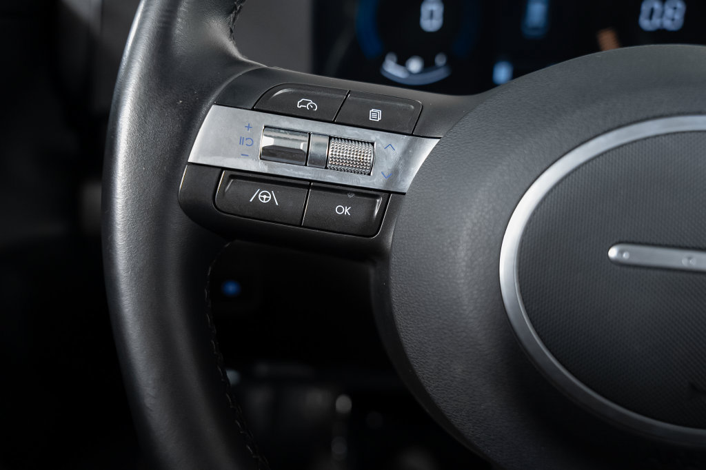 Certified 2025 Hyundai Kona SEL FWD image 29