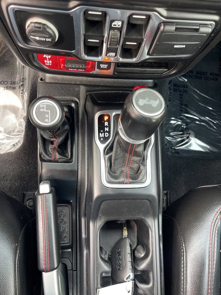 Used 2020 Jeep Wrangler Unlimited Rubicon w/ Dual Top Group AWD/4WD image 18