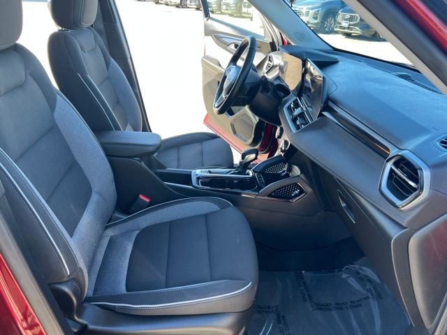 Used 2024 Chevrolet TrailBlazer LT w/ LT Cold Weather Package AWD/4WD image 14