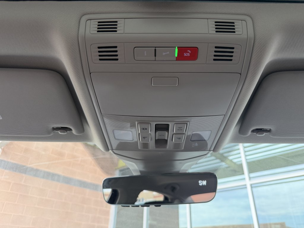 Used 2025 Volkswagen Jetta SEL FWD image 24