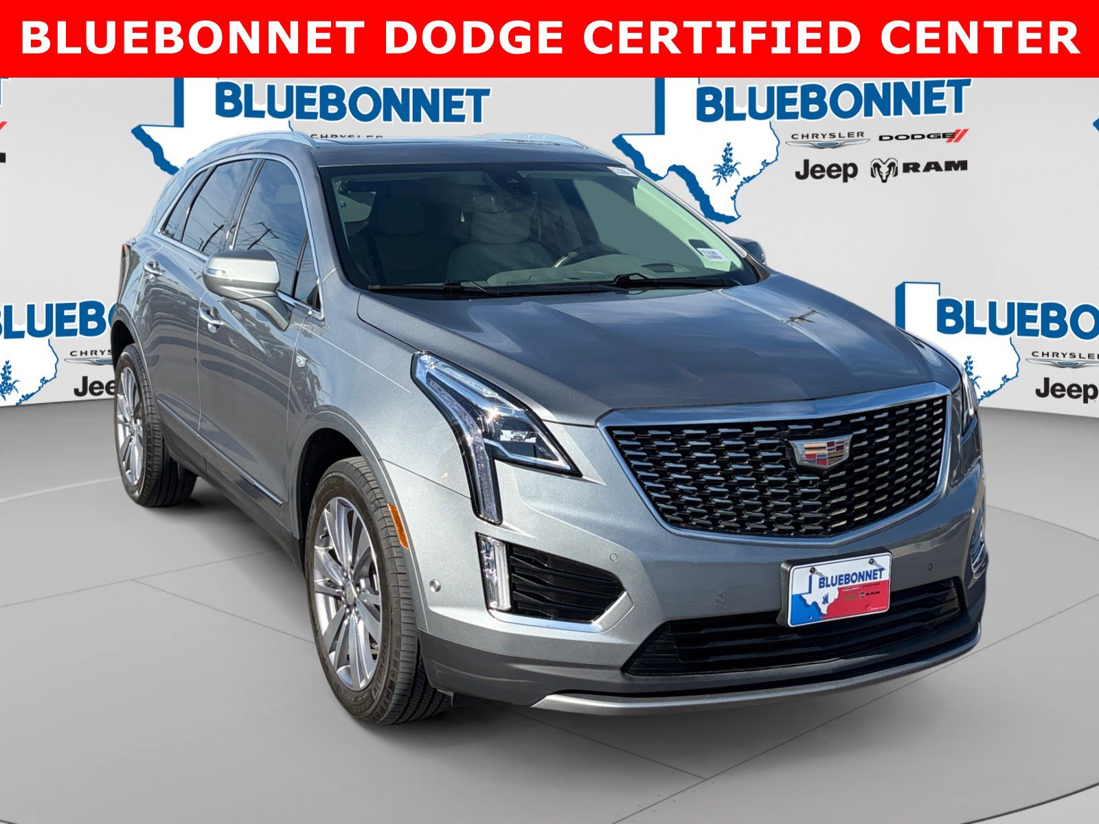 Used 2024 Cadillac XT5 Premium Luxury w/ Technology Package FWD image 3