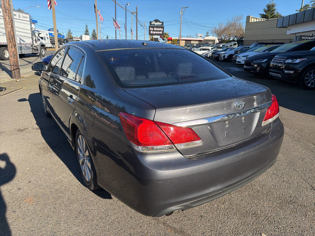 Used 2011 Toyota Avalon Limited image 3