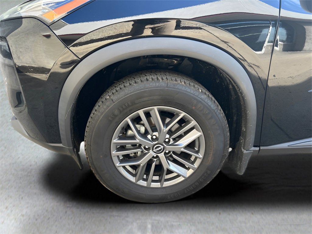 Used 2023 Nissan Rogue S image 9