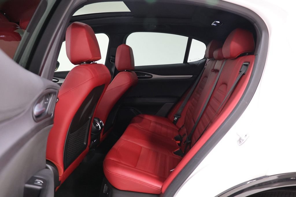Used 2024 Alfa Romeo Stelvio Veloce AWD/4WD image 31