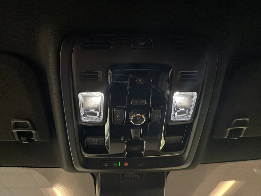 Used 2026 GMC Yukon Denali Ultimate AWD/4WD image 19