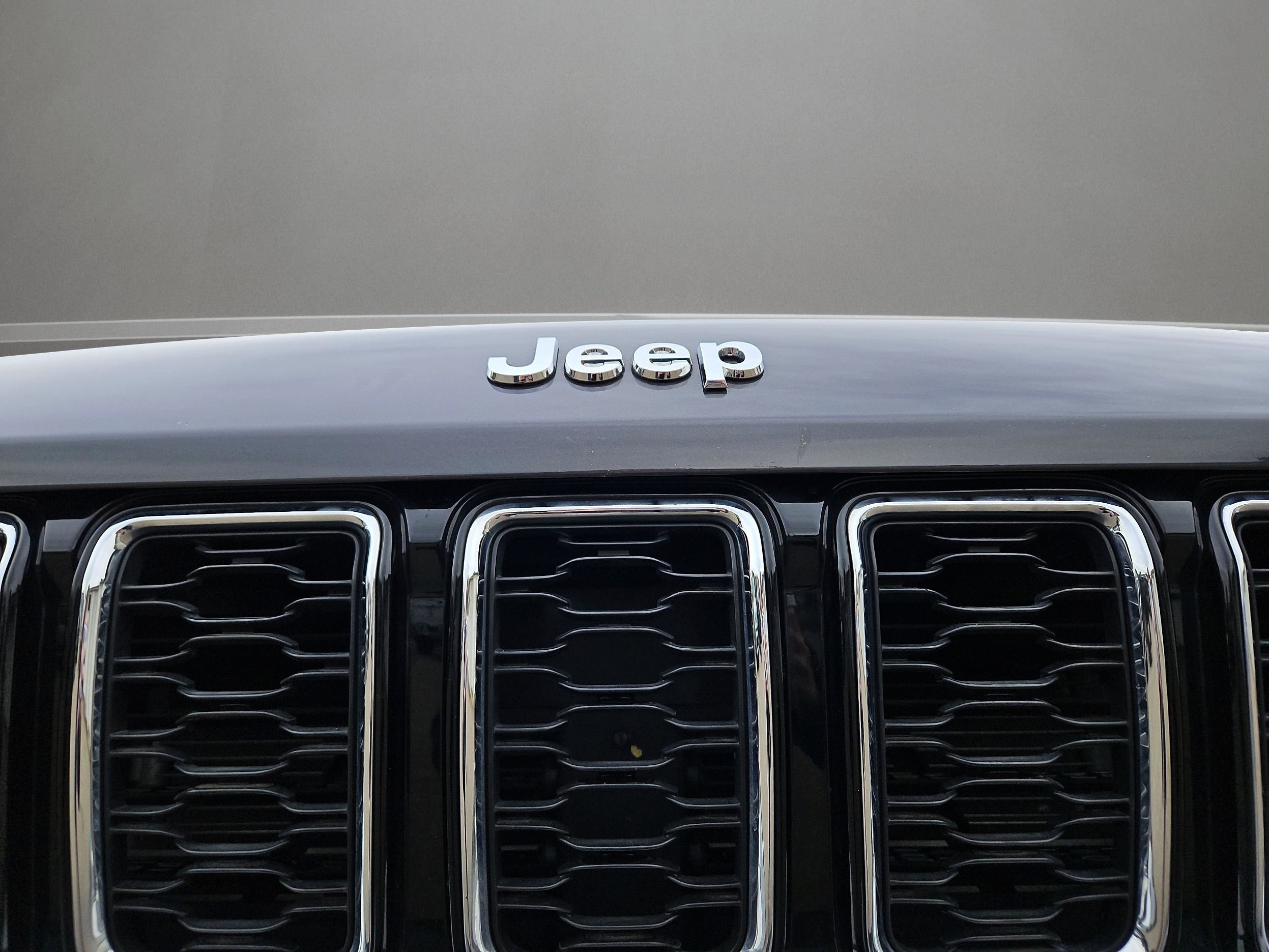 Used 2023 Jeep Grand Cherokee Limited RWD image 28
