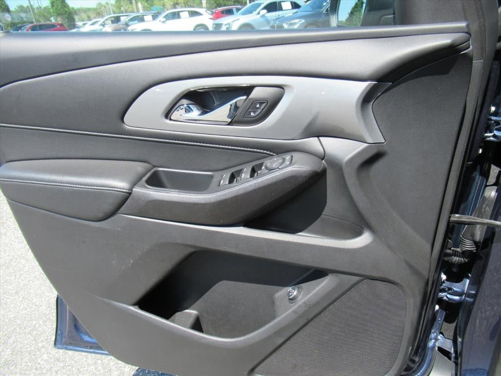Used 2022 Chevrolet Traverse LT FWD image 20