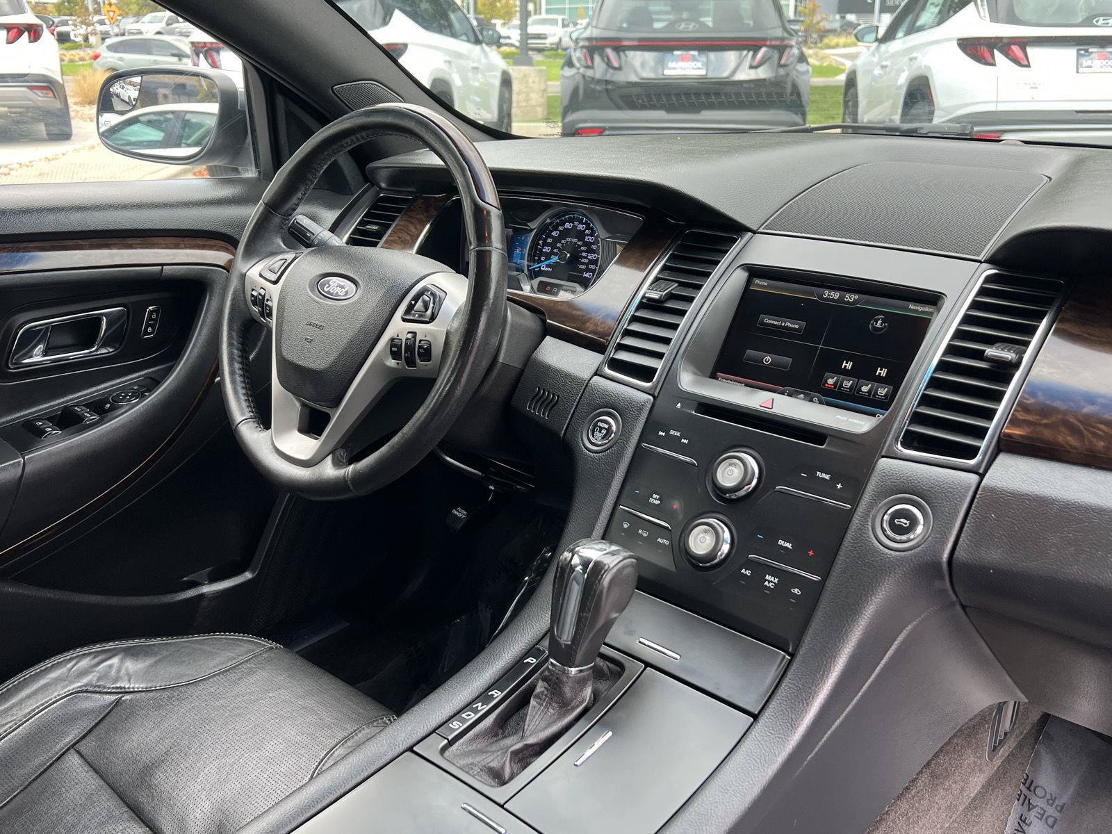 Used 2015 Ford Taurus Limited FWD image 3