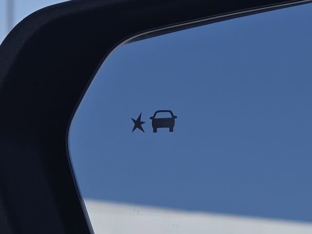 Used 2024 Chevrolet Equinox RS w/ LPO, Floor Liner Package FWD image 8