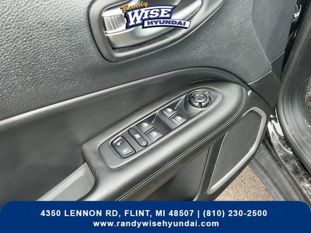 Used 2019 Jeep Compass Latitude AWD/4WD image 14