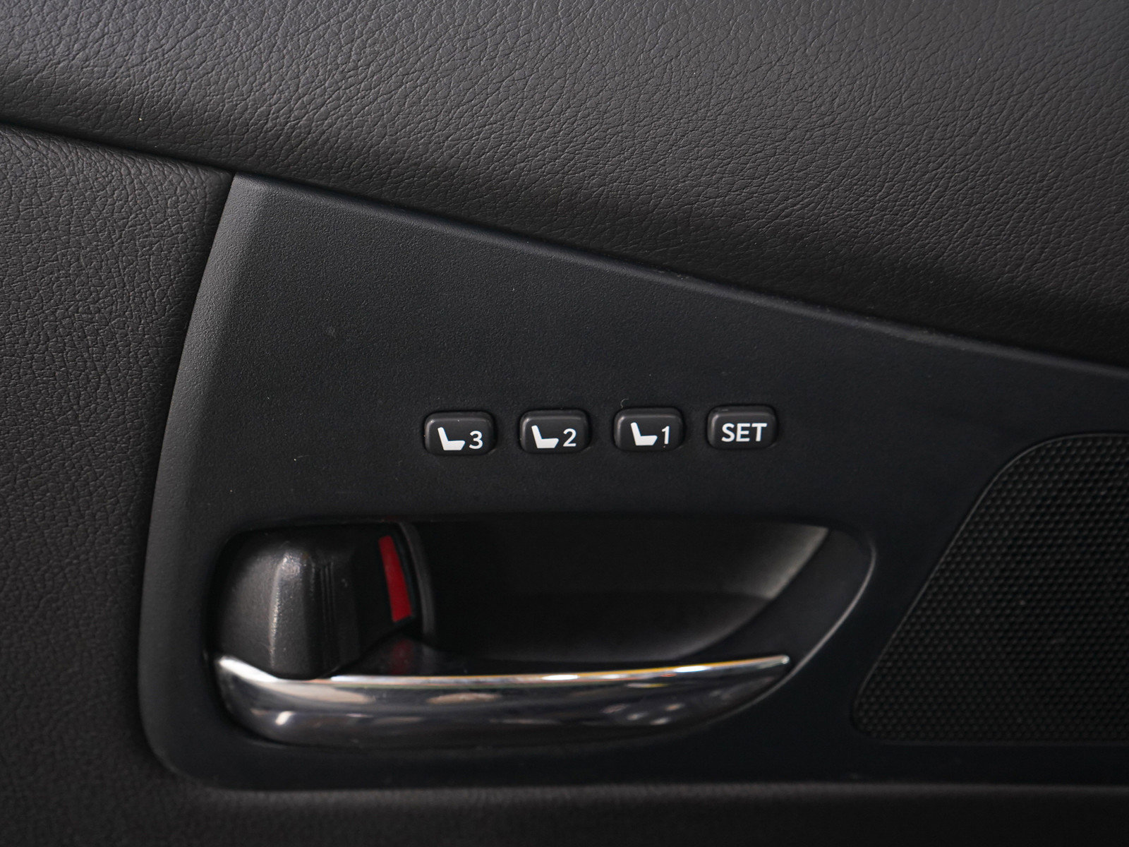 Used 2013 Lexus RX 350 AWD w/ Navigation Pkg image 23