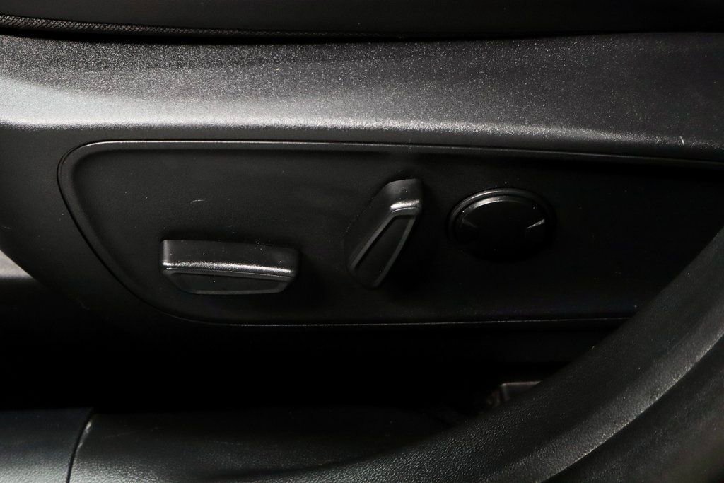 Used 2025 Ford Escape Platinum image 26