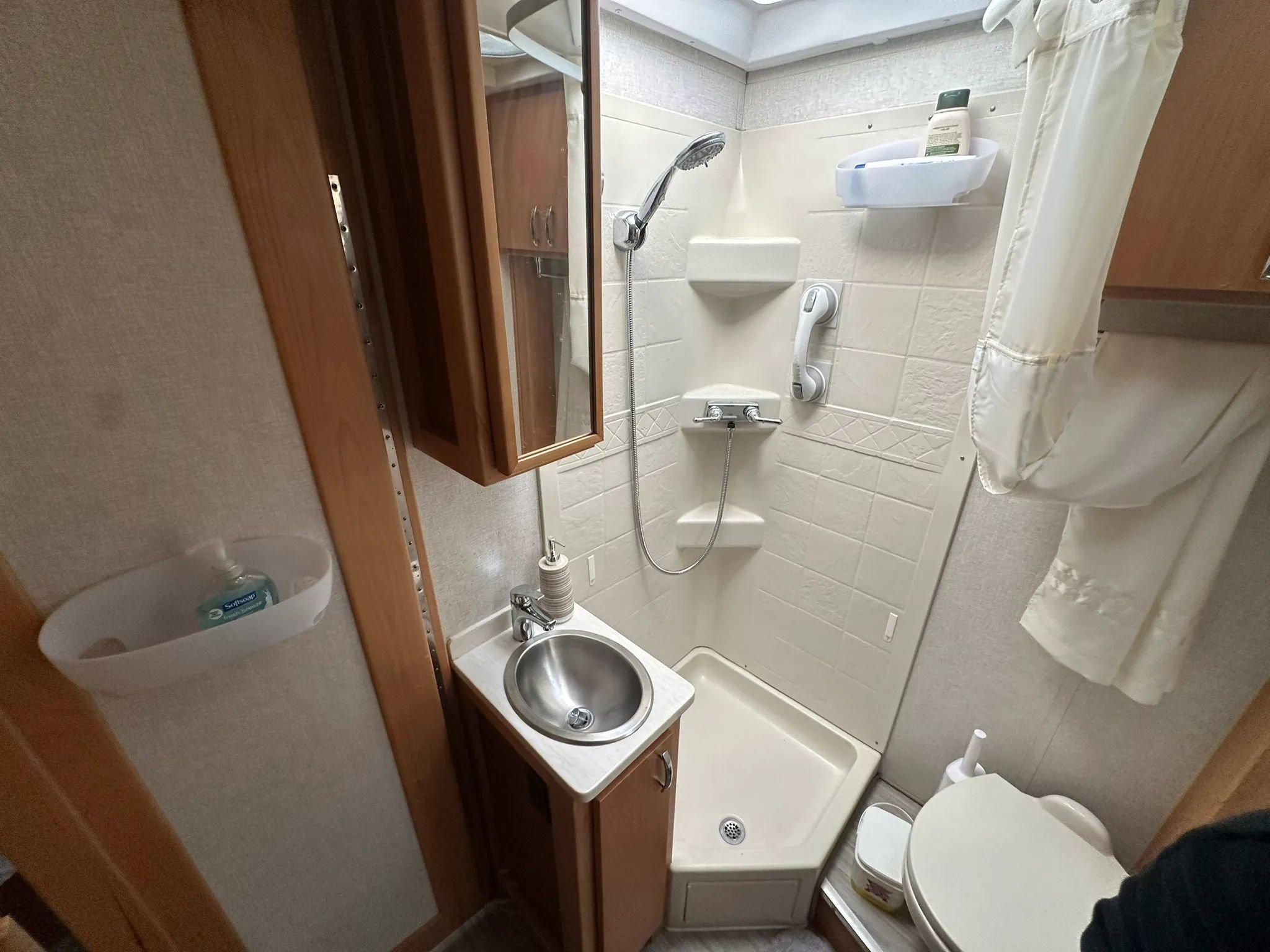 Used 2017 Mercedes-Benz Sprinter 3500 image 40