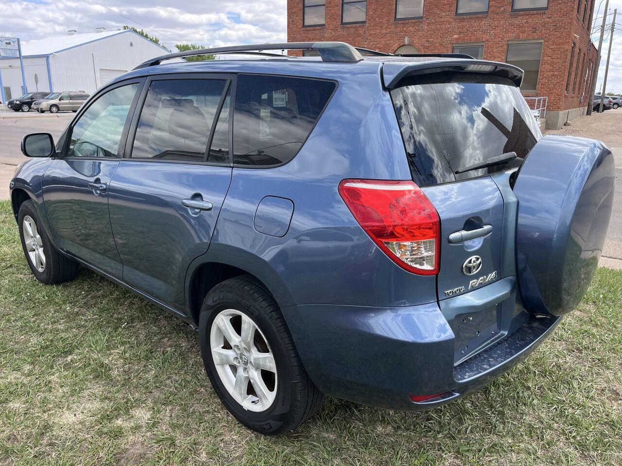 Used 2007 Toyota RAV4 Limited AWD/4WD image 9