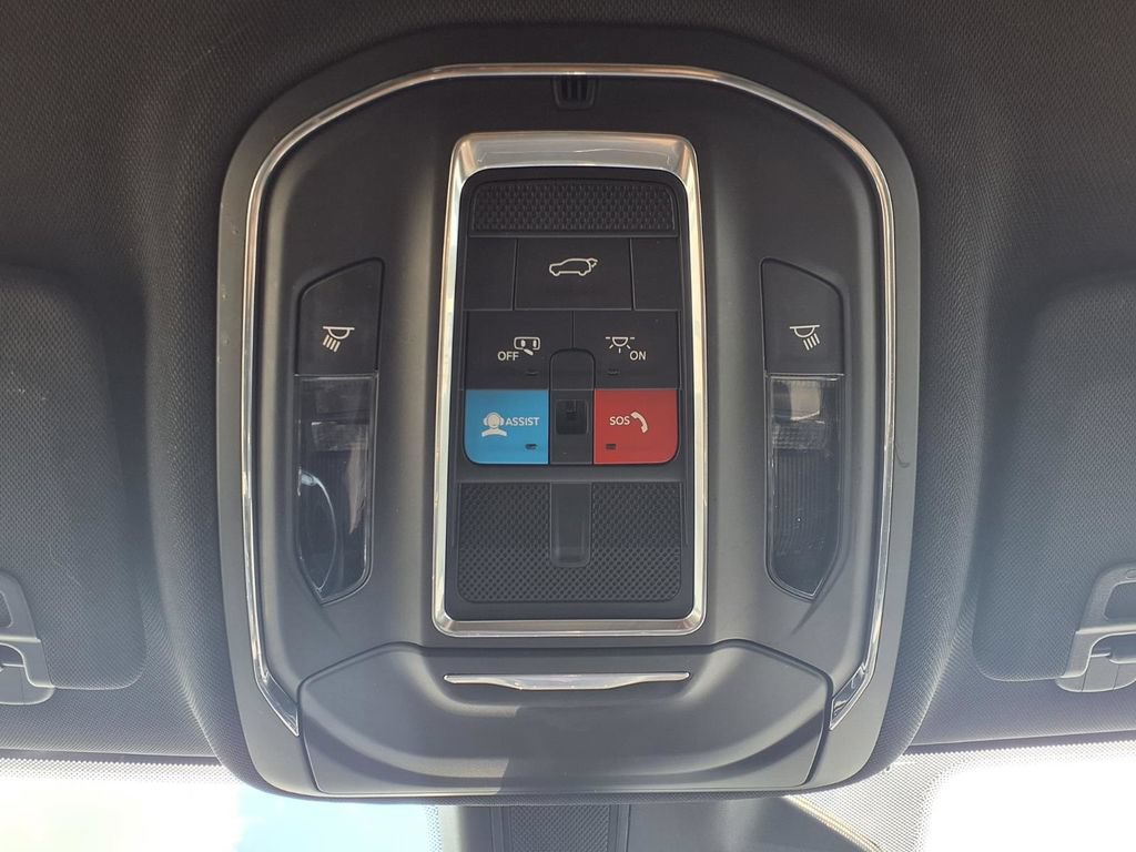 Used 2024 Jeep Grand Cherokee Altitude RWD image 7