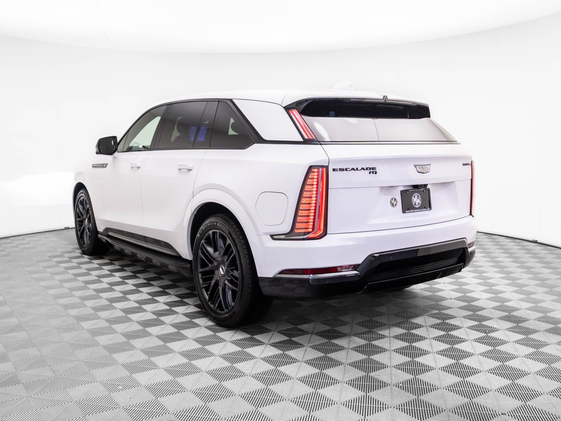 New 2025 Cadillac Escalade IQ Sport 1 w/ LPO, ONYX Package image 5