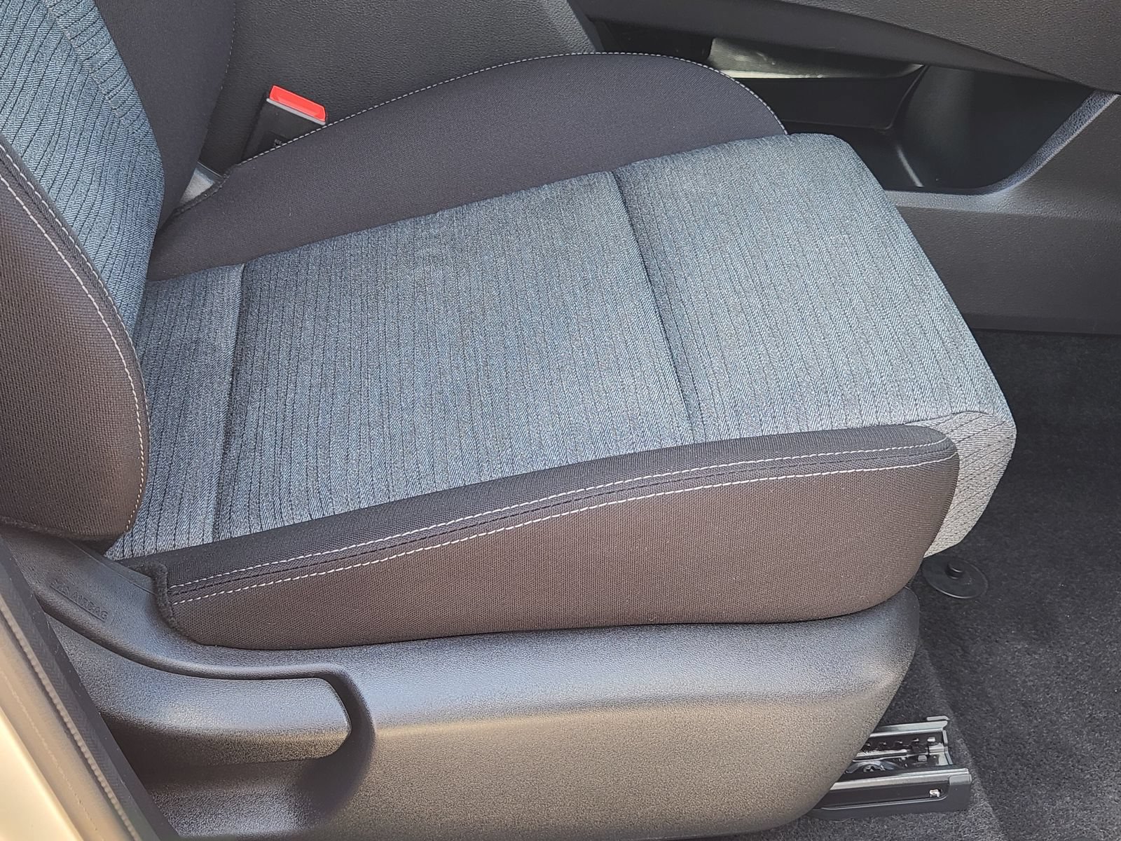 Used 2023 Nissan Rogue SV FWD image 28