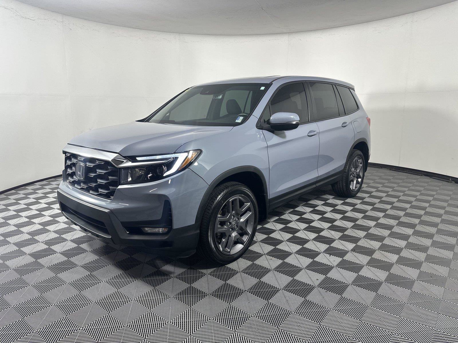 Used 2023 Honda Passport EX-L image 3