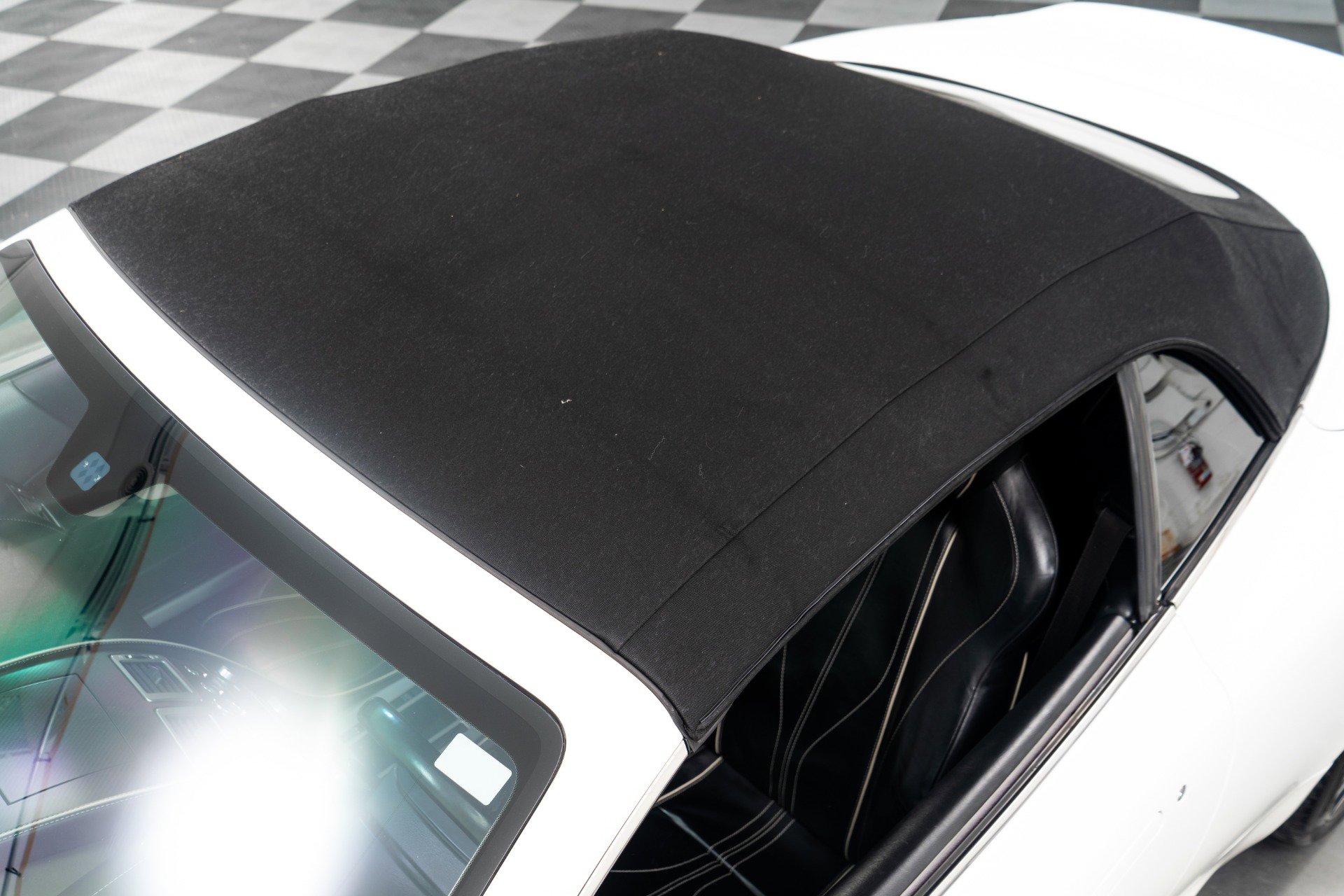 Used 2014 Aston Martin DB9 Volante image 40