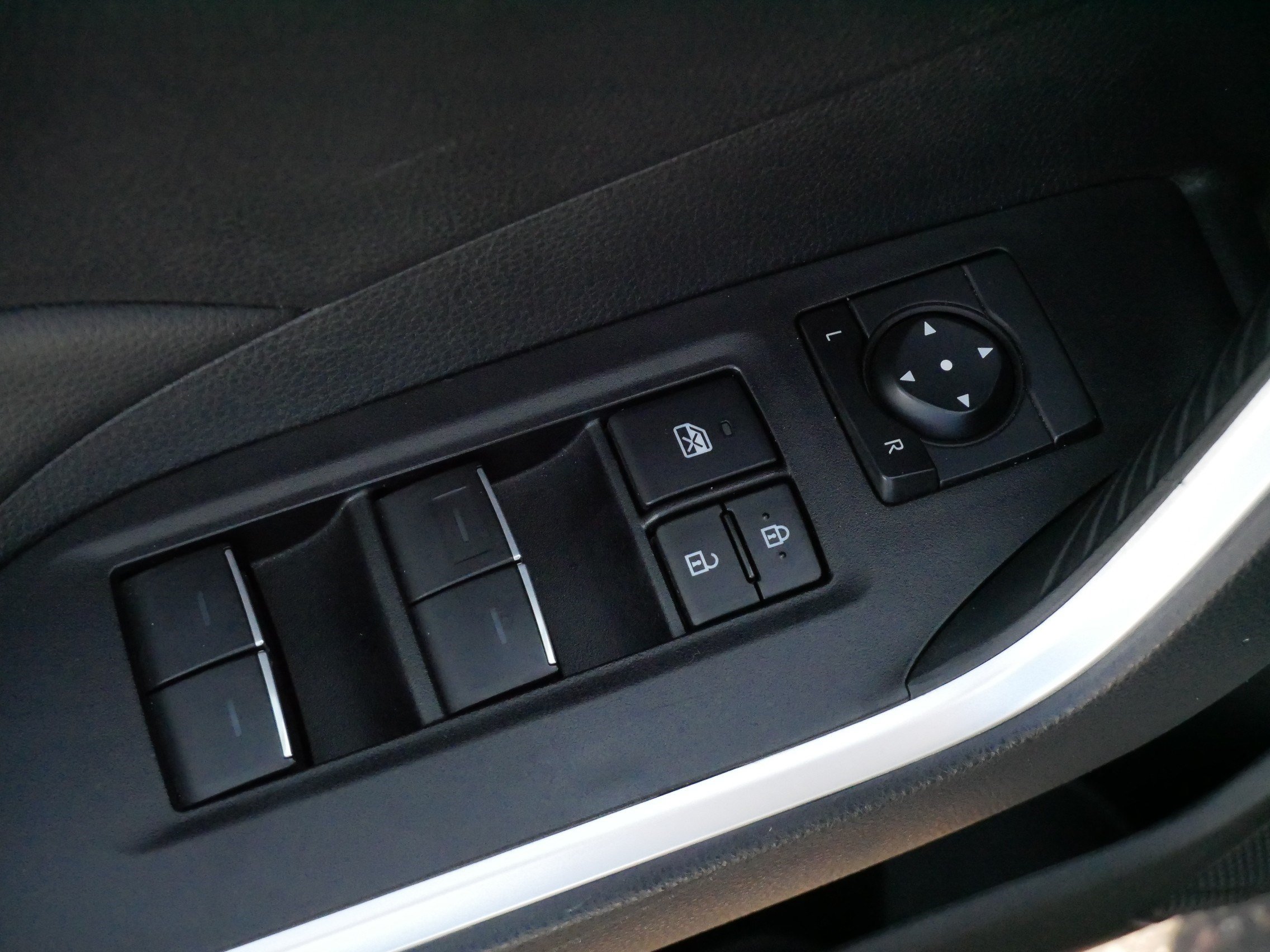 Certified 2025 Toyota RAV4 XLE AWD/4WD image 19