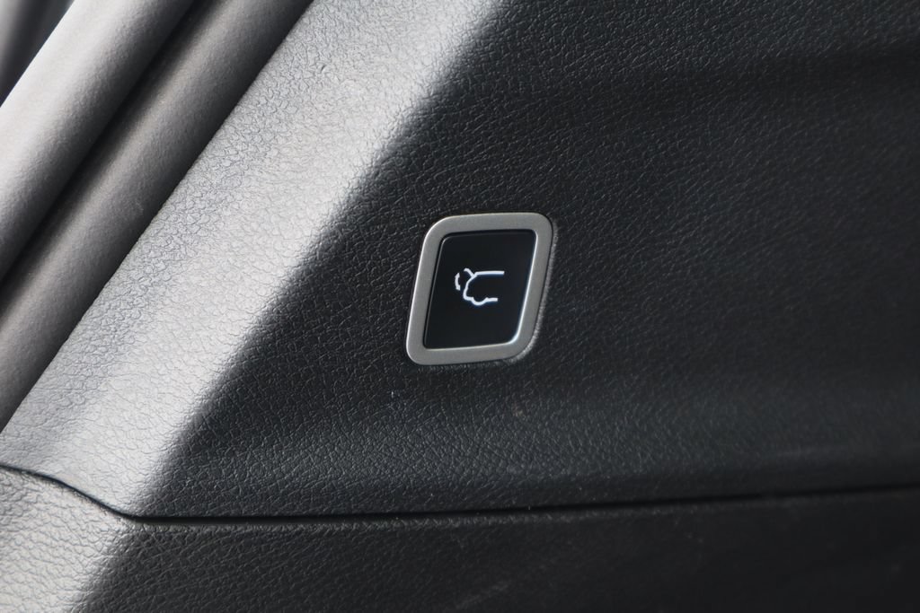 Used 2023 Chrysler Pacifica Touring FWD image 25
