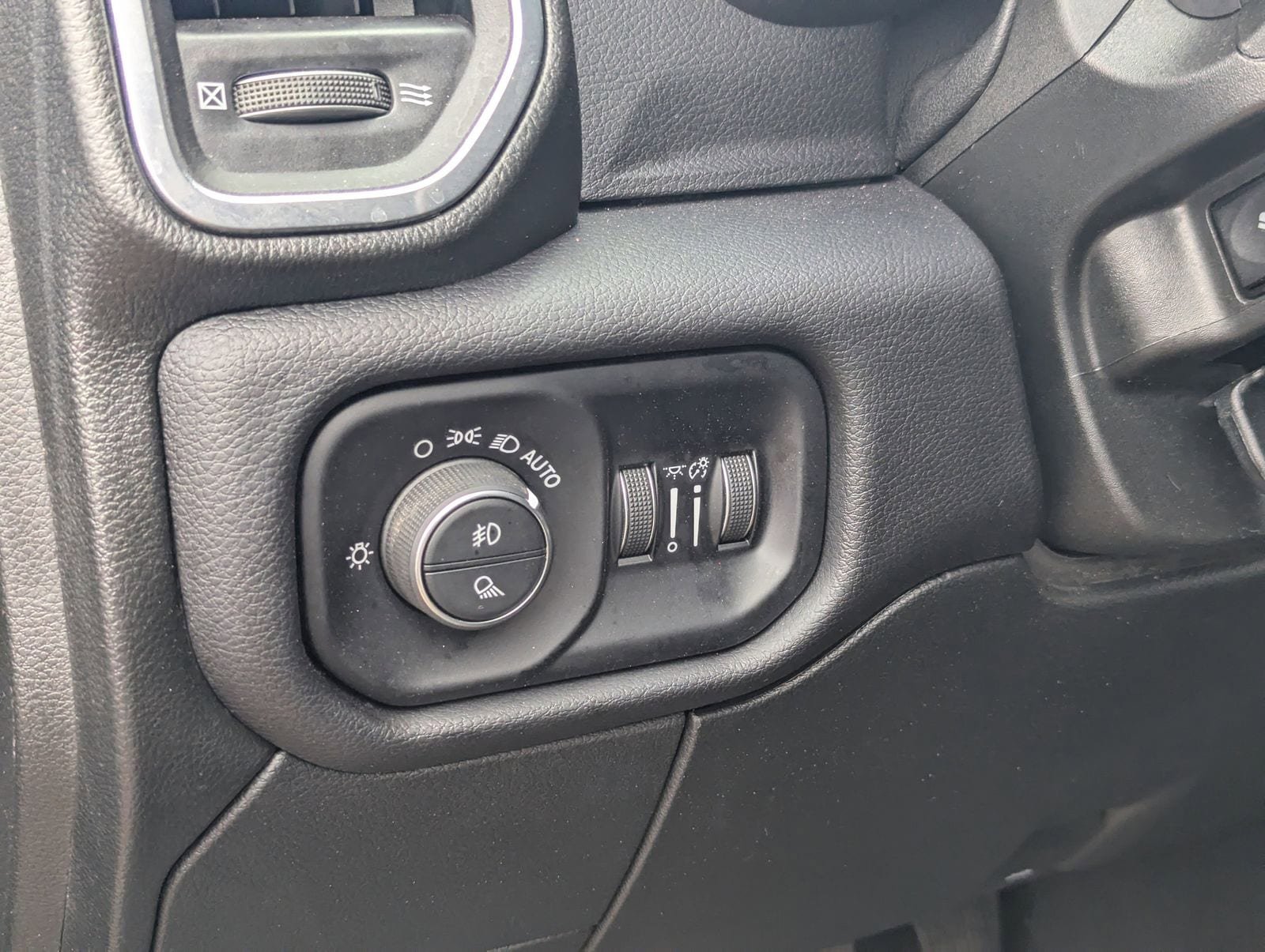 Used 2024 RAM 3500 Laramie w/ Night Edition AWD/4WD image 22