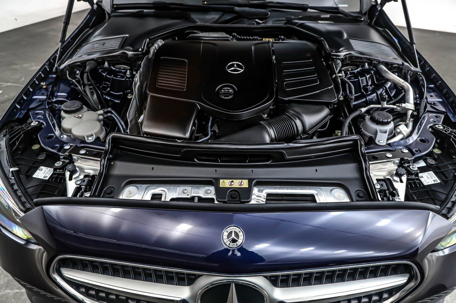 Used 2022 Mercedes-Benz C 300 Sedan image 11